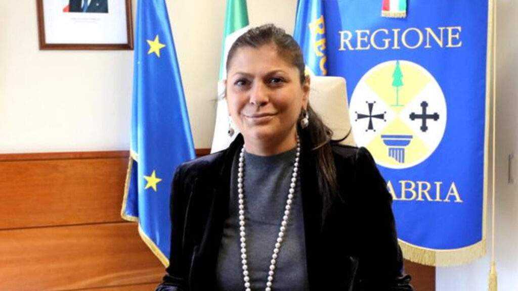 E’ stato presentato a Roma il nuovo francobollo commemorativo per ricordare l’ex Presidente della Regione Calabria: Jole Santelli. 