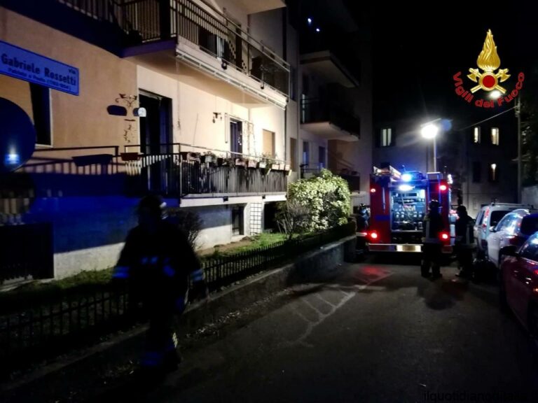 Varese, appartamento prende fuoco