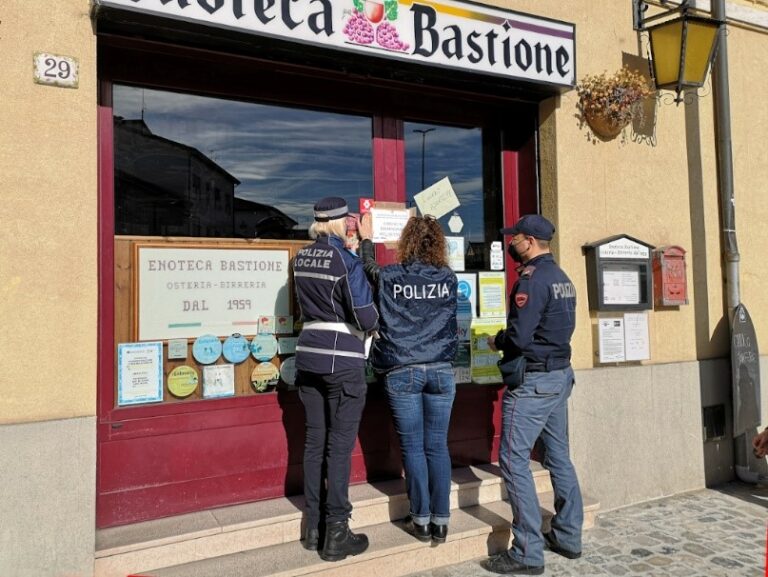 Locale chiuso, intervento di Polizia e Polizia Locale a Ravenna