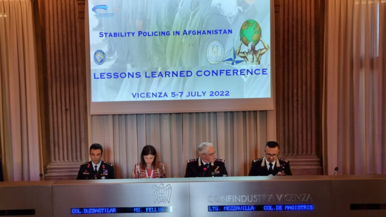 Giornata di studio dei carabinieri al Centro di Eccellenza della NATO di Vicenza