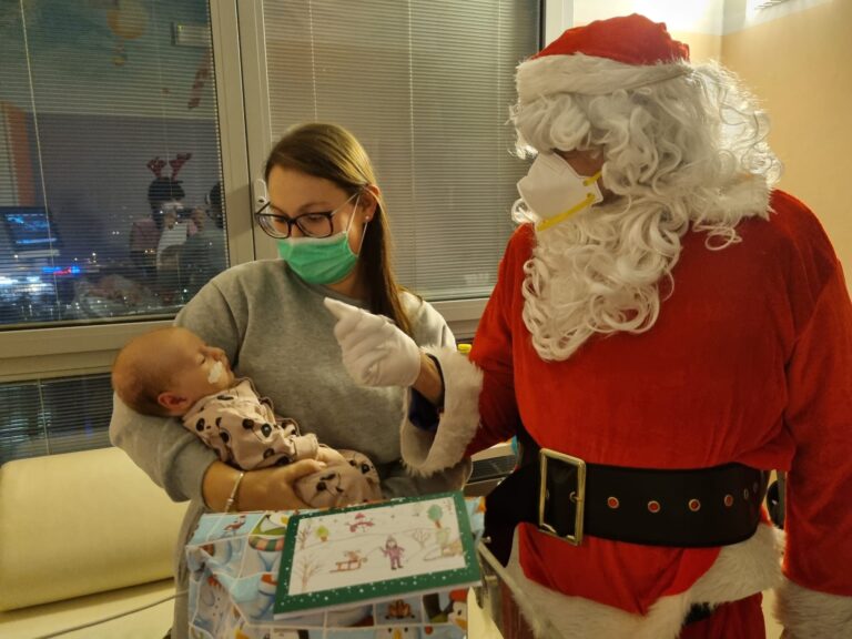 Babbo Natale in Pediatria all' Ospedale del Ponte (VA)