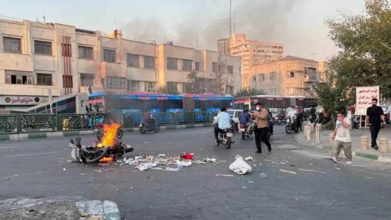 Manifestazioni in Iran per arresto giornalista