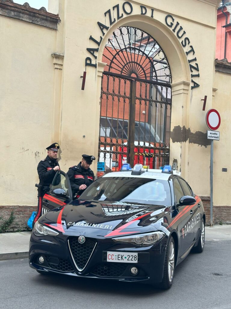 Ventenne ferrarese reagisce coi Carabinieri, arrestato