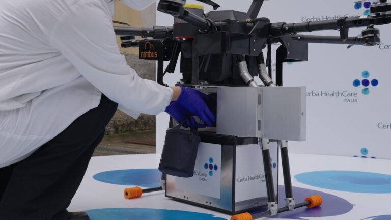 Droni per il trasporto aereo di campioni di sangue