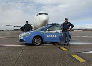 Malpensa. I recenti casi di aggressione al personale aeroportuale hanno dato la spinta finale ad una misura che e’ già stata applicata a singoli casi. Oggi a Malpensa sembrerebbe dalle Malpensa, controllati 80 abusivi, tra tassisti, accattoni e ubriachi