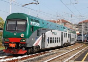 Tragedia a Chiari (BS) - Uomo Deceduto in Incidente Ferroviario Introduzione: Un grave incidente ferroviario è avvenuto a Chiari (BS) nella via Pellico Silvio, con conseguenze fatali per un uomo di 51 anni.