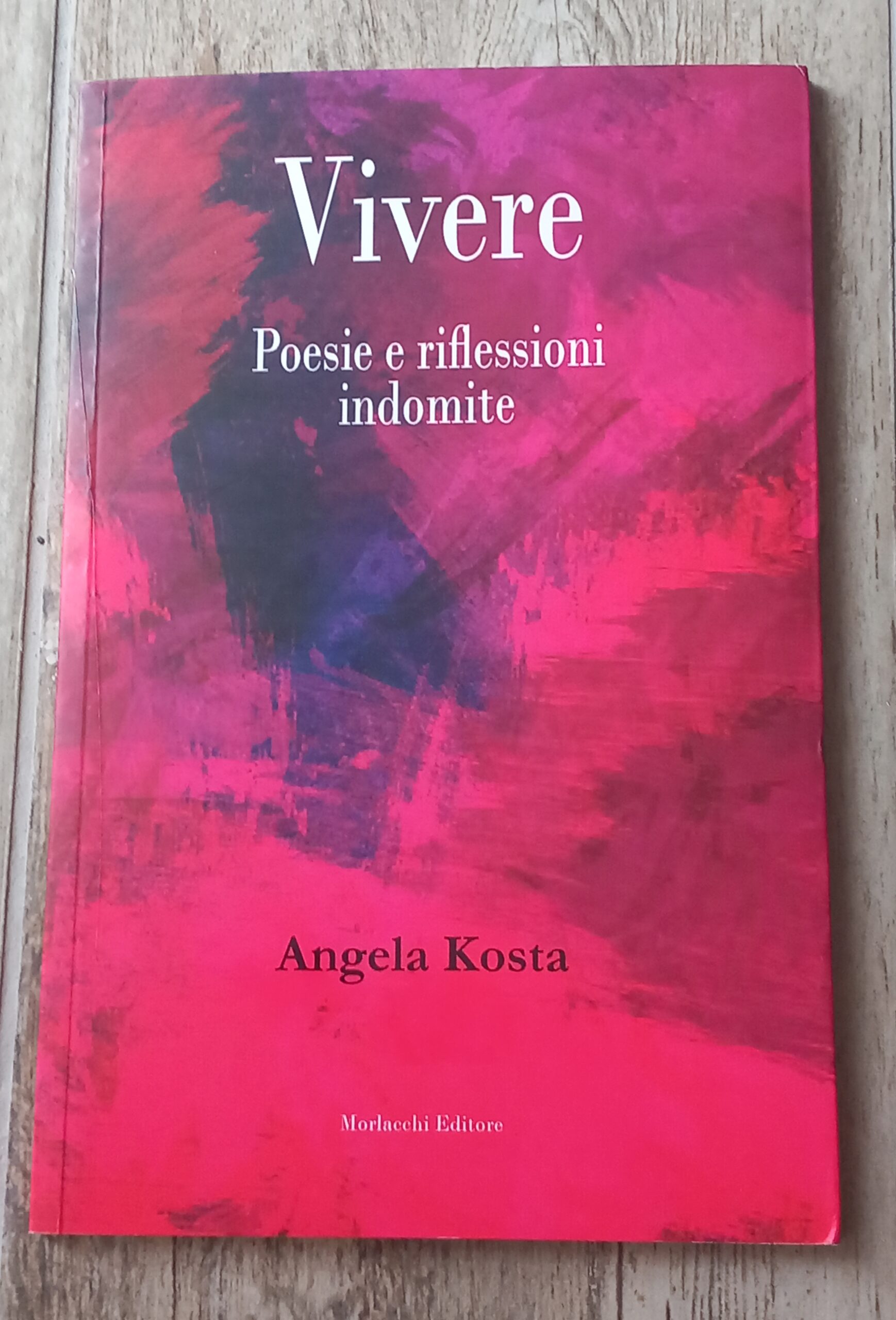 Angela Kosta l’autrice italofona di vari romanzi e libri di poesie