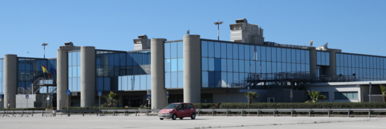 Aeroporto di Trapani chiuso per incendio
