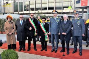 Alla commemorazione hanno preso parte il Comandante Generale del Corpo, Generale di Corpo d’Armata Andrea De Gennaro e numerose autorità civili, militari e religiose #NoiconVoi