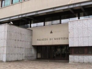 Tribunali italiani, procedure esecutive in calo nel 2022