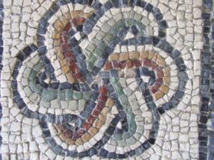  mosaico pavimentale policromo dell’Aula della Preghiera