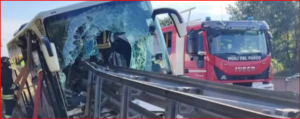 Firenze, a1, incidente con 1 morto e 15 feriti